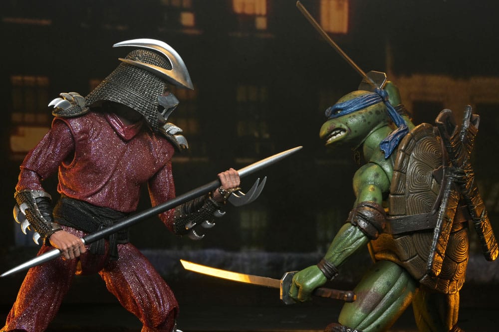 NECA Teenage Mutant Ninja Turtles (1990 Movie) Roof Top Battle Shredder vs Leo Actionfigur
