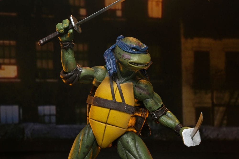 NECA Teenage Mutant Ninja Turtles (1990 Movie) Roof Top Battle Shredder vs Leo Actionfigur