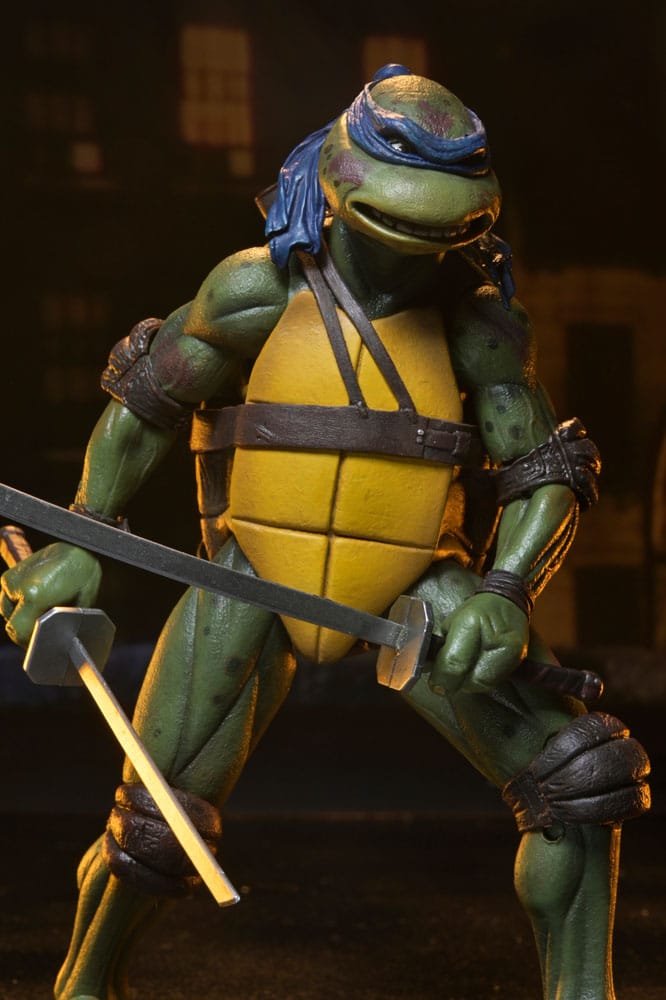 NECA Teenage Mutant Ninja Turtles (1990 Movie) Roof Top Battle Shredder vs Leo Actionfigur