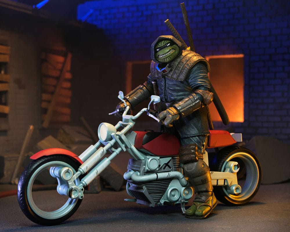 NECA Teenage Mutant Ninja Turtles (The Last Ronin The Lost Years) Actionfigur Casey Marie with Last Ronin Motorcycle 18