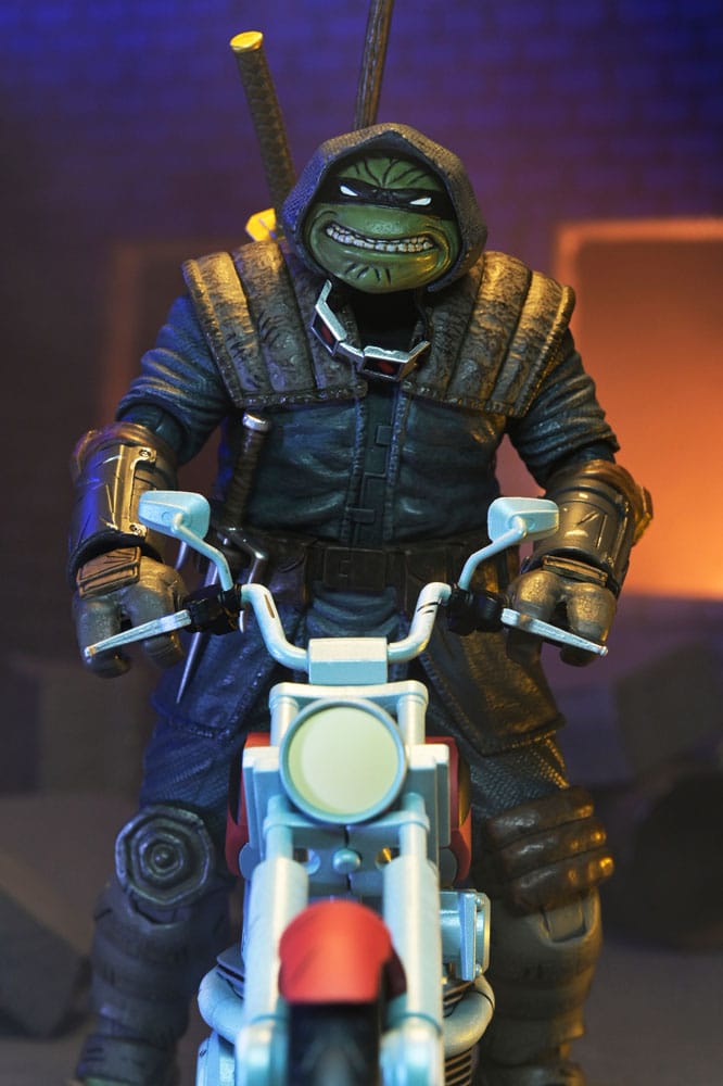 NECA Teenage Mutant Ninja Turtles (The Last Ronin The Lost Years) Actionfigur Casey Marie with Last Ronin Motorcycle 18