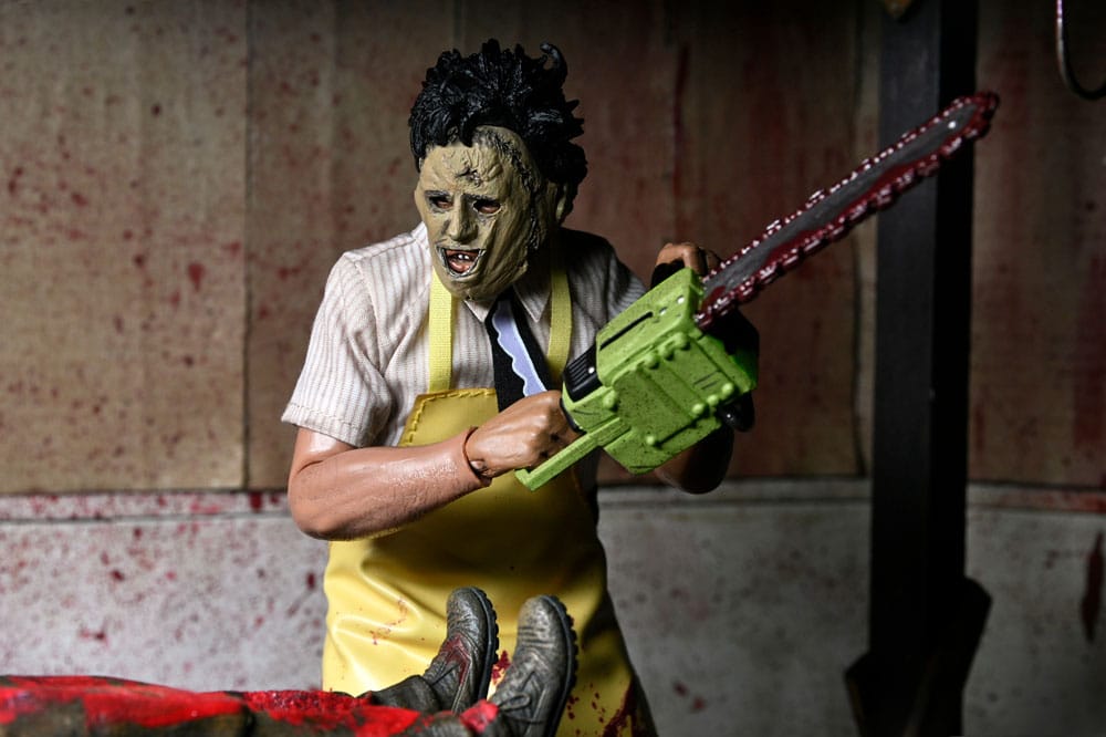 NECA Texas Chainsaw Massacre Leatherface Clothed Actionfigur