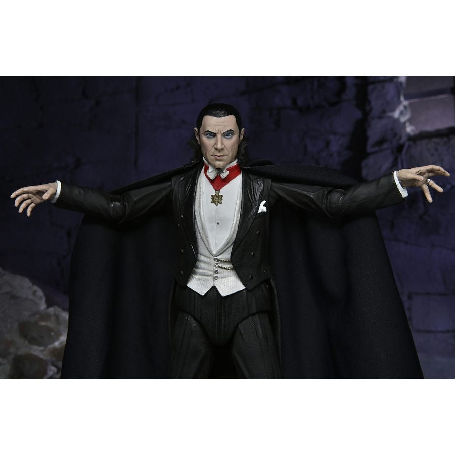 NECA Universal Monsters Ultimate Count Dracula Transylvania Actionfigur