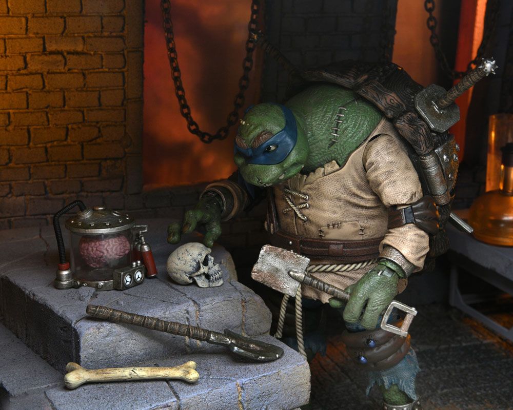 NECA Universal Monsters x Teenage Mutant Ninja Turtles Actionfigur Ultimate Leonardo as The Hunchback 18 cm