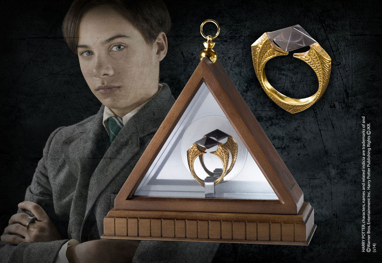 Noble Collection Harry Potter Lord Voldemorts Horkrux Ring (vergoldet) 1/1 Replik