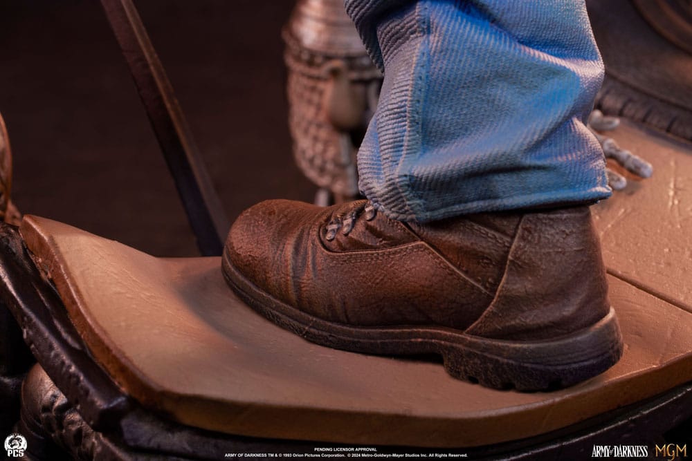 Premium Collectibles Studio Army of Darkness Ash Premier Series 1/4 Statue