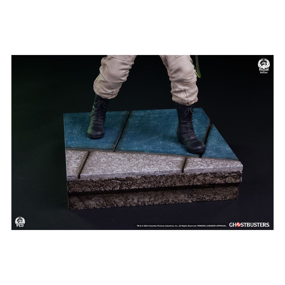 Premium Collectibles Studio Ghostbusters Premier Series Winston Deluxe Version 1/4 Statue