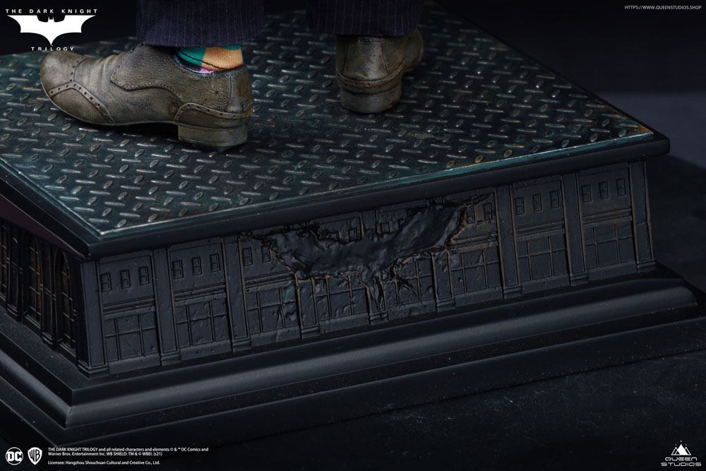 Queen Studios The Dark Knight Heath Ledger Joker Artists Edition 1/4 Statue - Beschädigte Verpackung