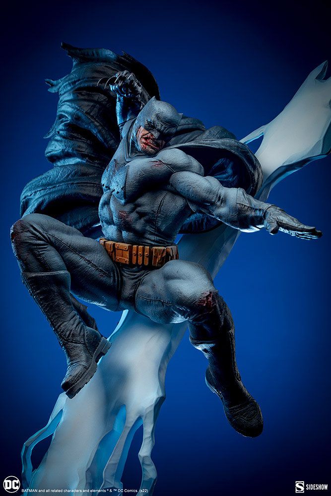 Sideshow Collectibles DC Comics Premium Format Batman The Dark Knight Returns Statue