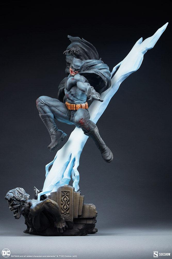 Sideshow Collectibles DC Comics Premium Format Batman The Dark Knight Returns Statue