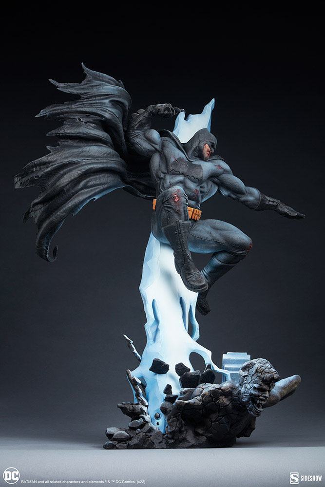 Sideshow Collectibles DC Comics Premium Format Batman The Dark Knight Returns Statue