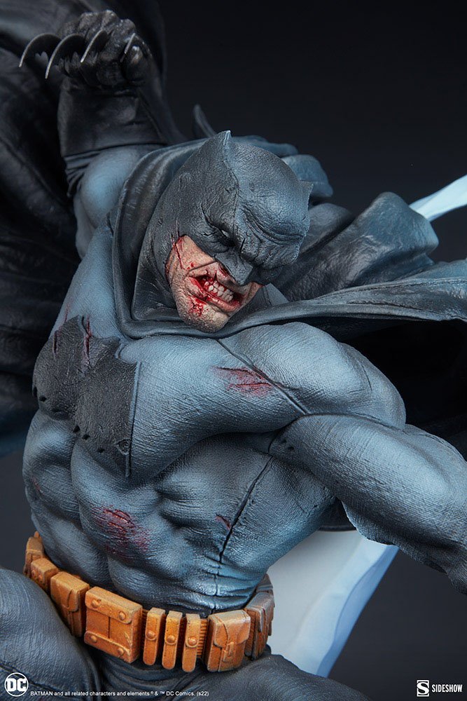 Sideshow Collectibles DC Comics Premium Format Batman The Dark Knight Returns Statue