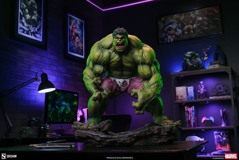 Sideshow Collectibles Marvel Premium Format Hulk Statue