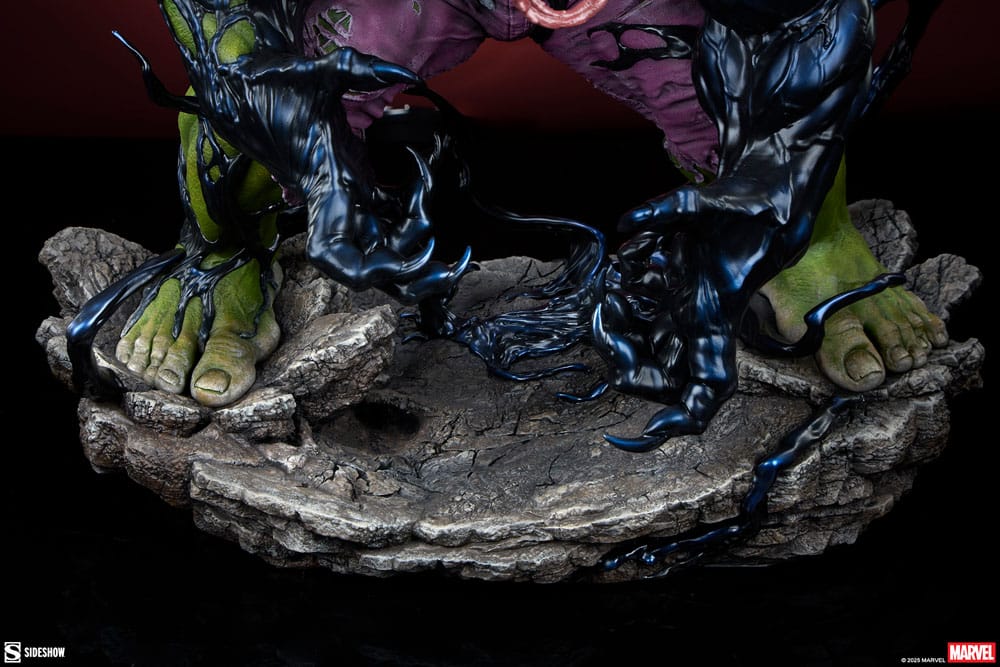 Sideshow Collectibles Marvel Venomized Hulk Premium Format Statue