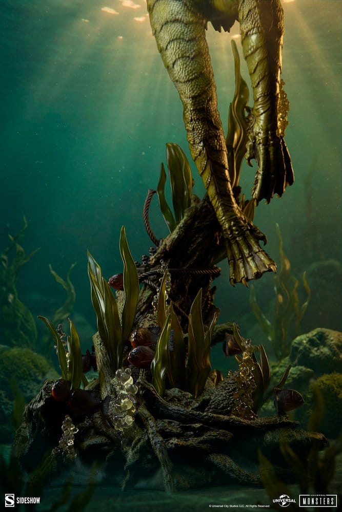 Sideshow Collectibles Universal Monsters Creature From The Black Lagoon Premium Format 1/4 Statue