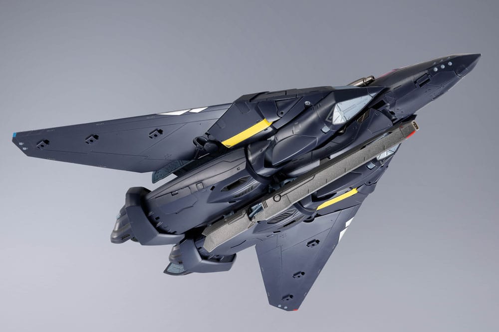 Macross 7 VF-17S Nightmare Stealthvalkyrie (Gamlin Kizaki use) DX Chogokin Actionfigur