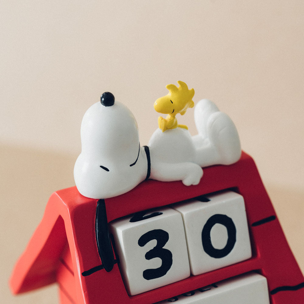 Peanuts Snoopy Hundehütte 3D Ewiger Kalender