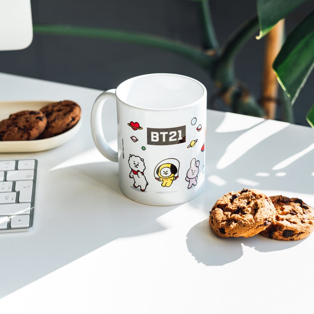BT21 Universtar Tasse