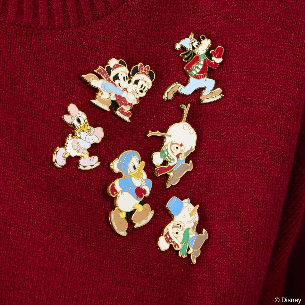 Mickey & Friends Winter Activities Blind Display (12) by Loungefly Ansteck-Pins