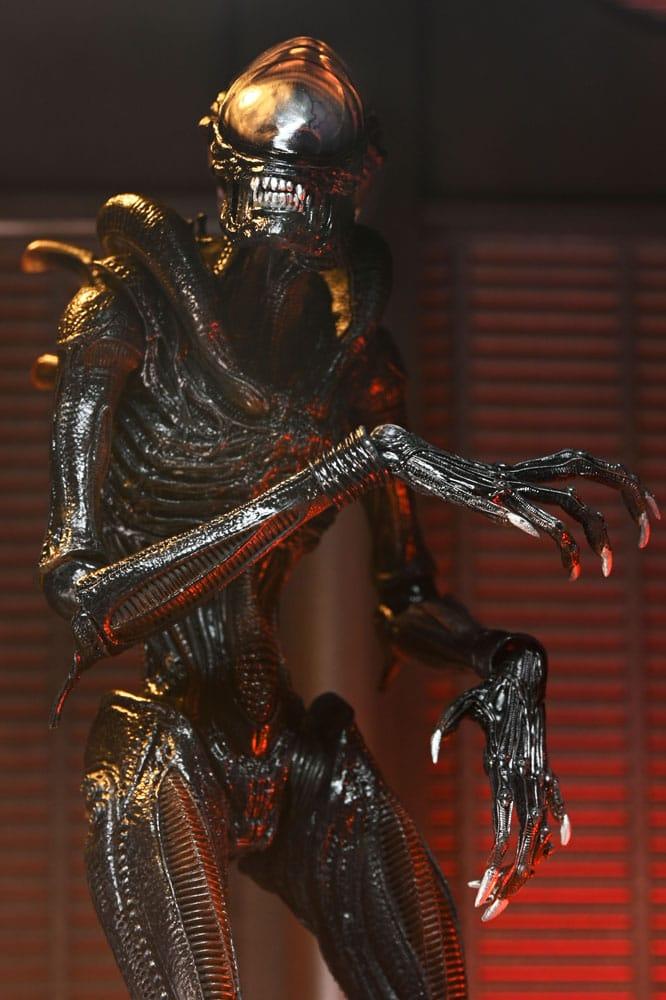 Alien Romulus Ultimate Scorched Xenomorph Actionfigur