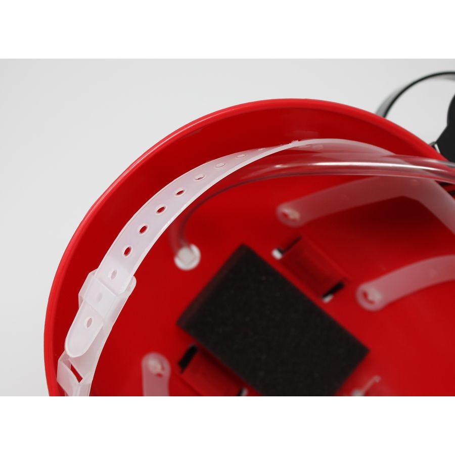 Close Up Trinkhelm Thirst Aid