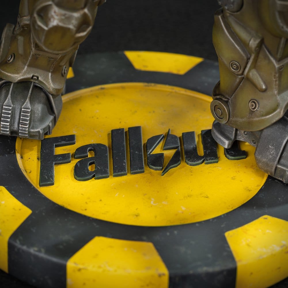 Dark Horse Fallout NCR Power Armor Amazon Figur