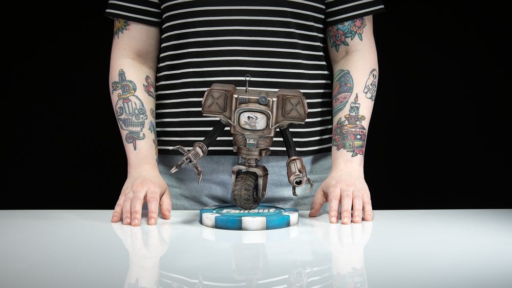 Dark Horse Fallout Victor The Securitron Figur