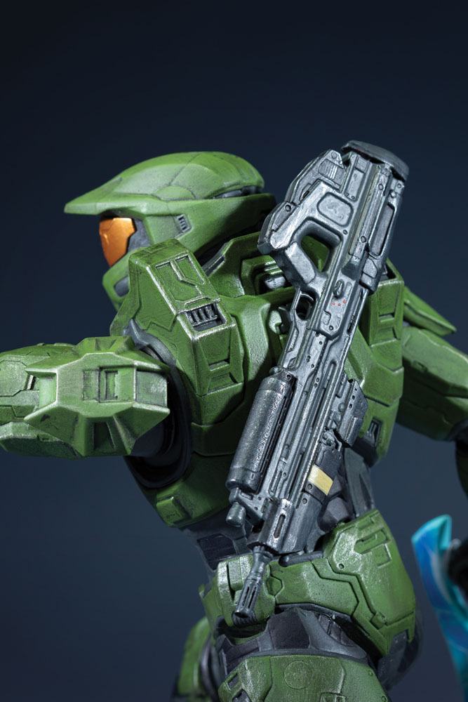 Dark Horse Halo Infinite Master Chief & Grappleshot PVC Statue
