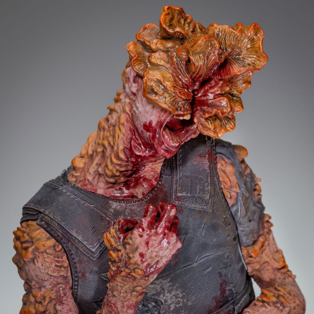 Dark Horse The Last of Us Part II Armored Clicker PVC Statue
