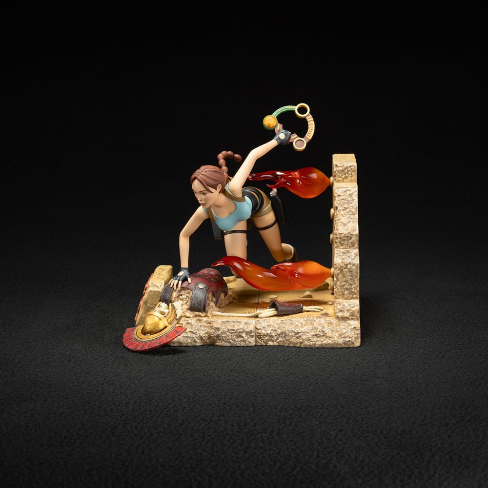 Dark Horse Tomb Raider Lara Croft Classic Era Statue