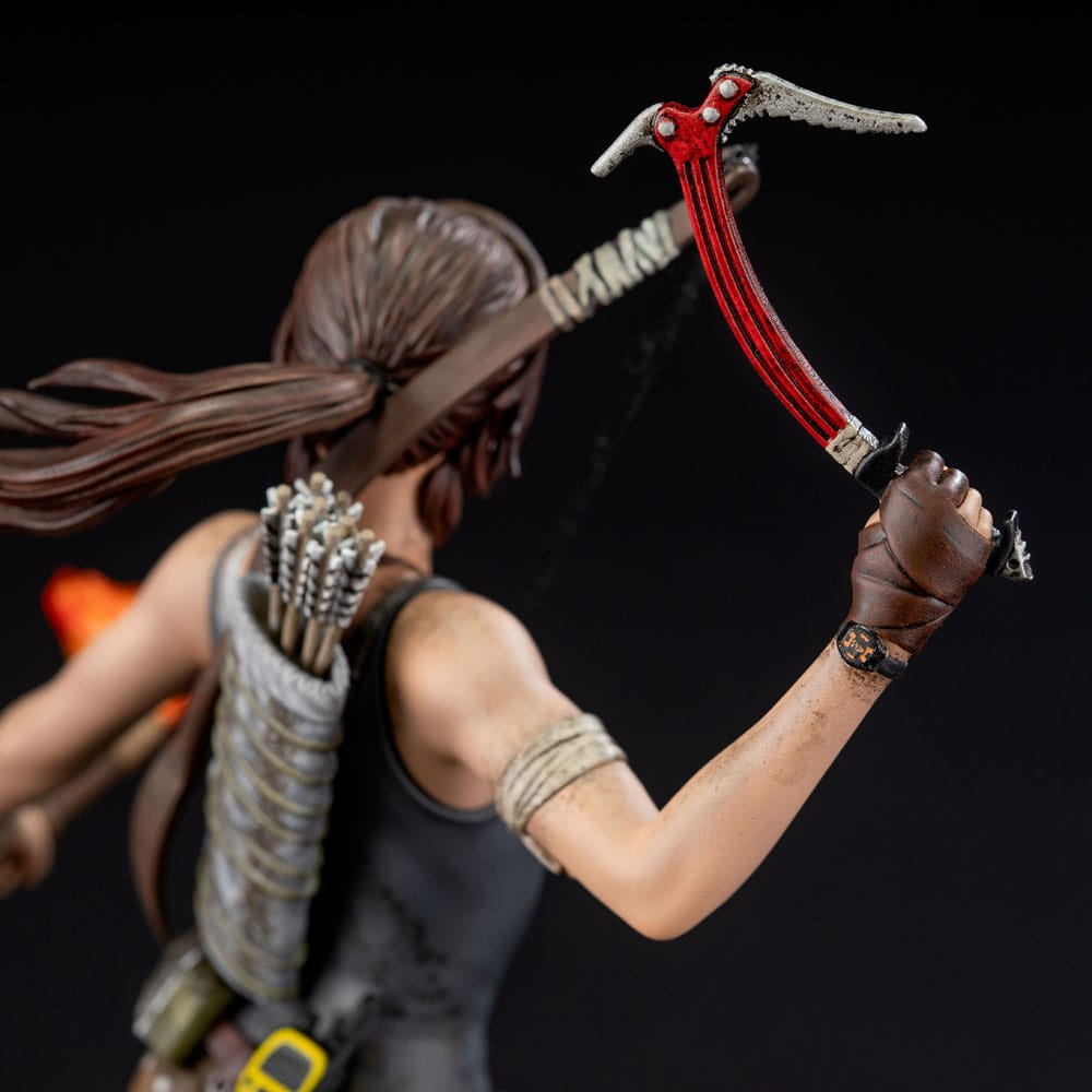 Dark Horse Tomb Raider Survivor Era Lara Croft Survivor Era Statue