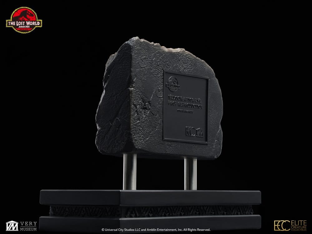 Elite Creature Collectibles The Lost World: Jurassic Park Male Velociraptor Eye Prop Replik