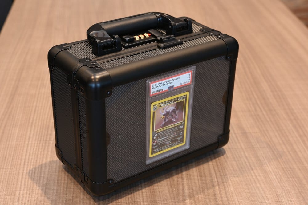 Evoretro Evoretro Graded Card Display und Transportkoffer mit Sichtfenster Schwarz
