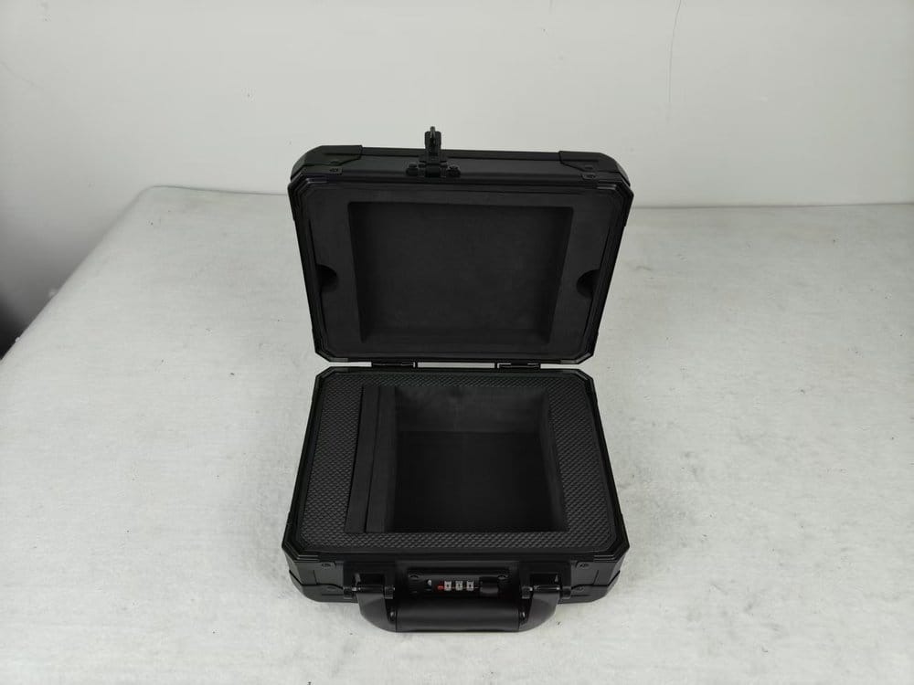 Evoretro Evoretro Graded Card Display und Transportkoffer mit Sichtfenster Schwarz