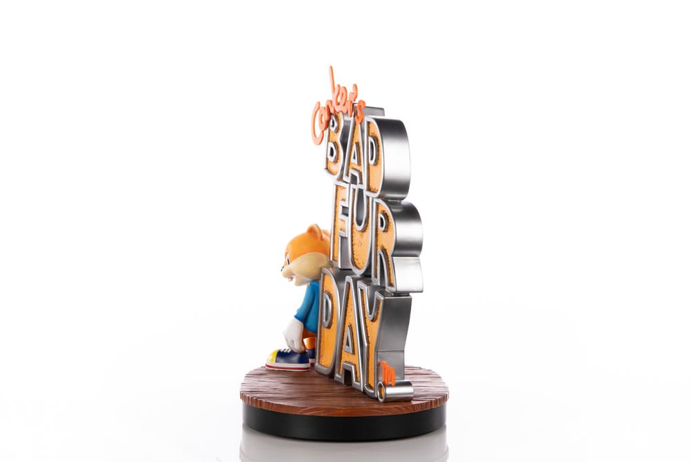 First 4 Figures Conker´s Bad Fur Day Game Cover Standard Edition Statue