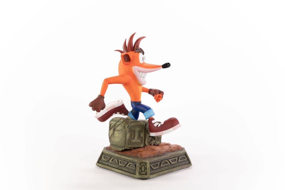 First 4 Figures Crash Bandicoot Classic Statue
