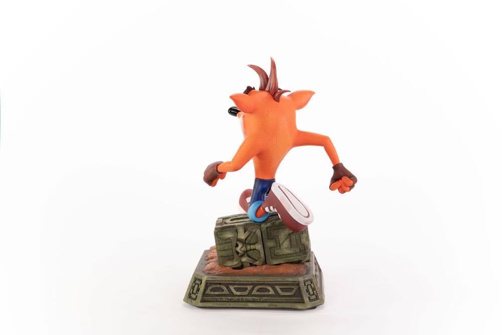 First 4 Figures Crash Bandicoot Classic Statue