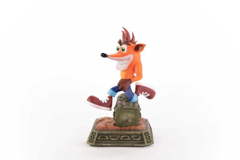 First 4 Figures Crash Bandicoot Classic Statue