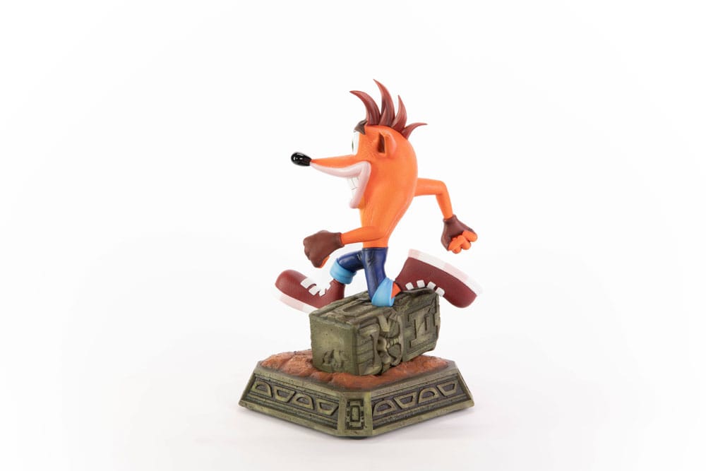 First 4 Figures Crash Bandicoot Classic Statue