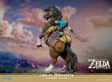 First 4 Figures The Legend of Zelda Breath of the Wild Link on Horseback Statue - Beschädigte Verpackung