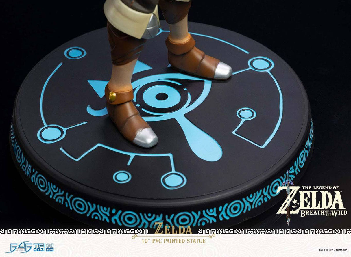 First 4 Figures The Legend Of Zelda Breath Of The Wild Zelda Zelda Statue
