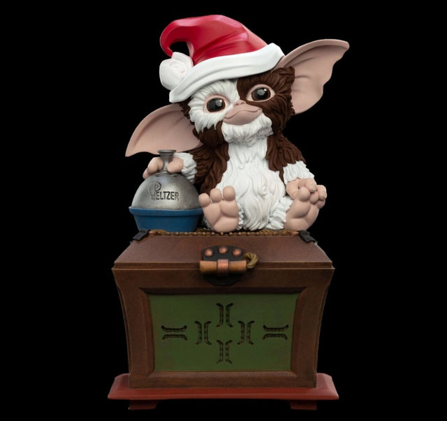 Gremlins - Gizmo with Santa Hat Mini Epics Limited Edition Vinyl Figur