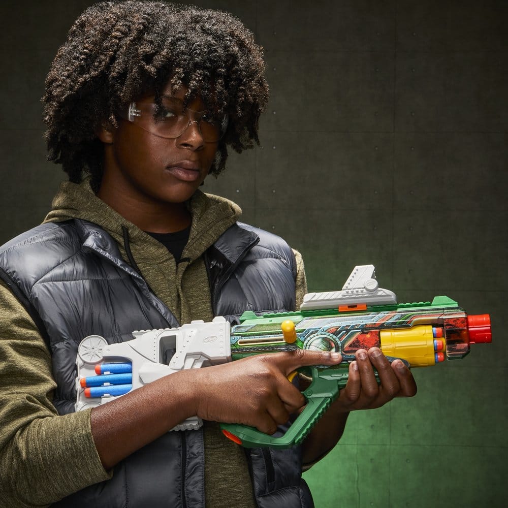 Hasbro Avengers: Doomsday NERF Dart-Blaster Doctor Doom