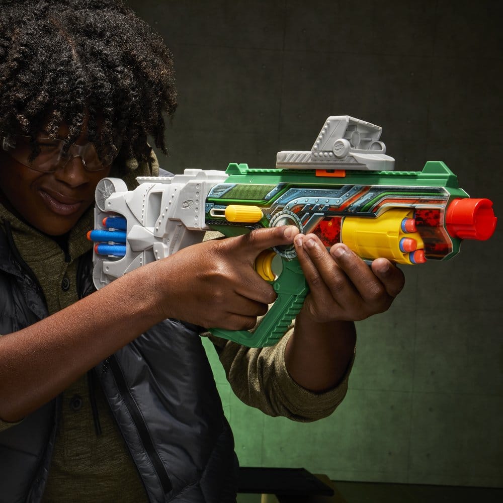 Hasbro Avengers: Doomsday NERF Dart-Blaster Doctor Doom