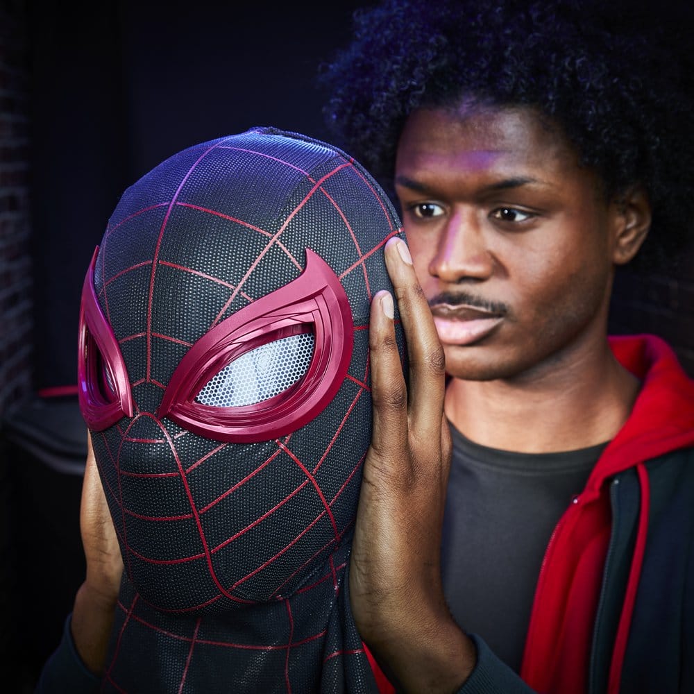 Hasbro Spider-Man Miles Morales Marvel Legends Elektronische Maske mit Fernbedienung