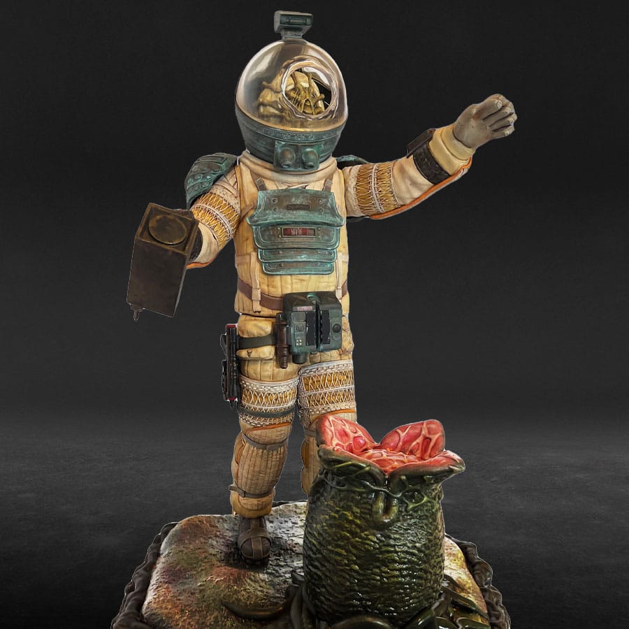 Hollywood Collectibles Group Alien Officer Kane 1/4 Statue