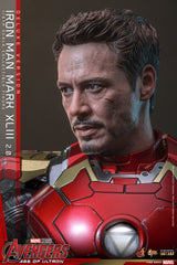 Hot Toys Avengers: Age of Ultron Movie Masterpiece Diecast Actionfigur 1/6 Iron Man Mark XLIII (2.0) (Deluxe Version)
