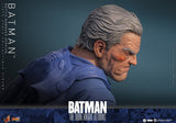 Hot Toys Batman: The Dark Knight Returns Comic Masterpiece Actionfigur 1/6 Batman (Battle Damaged Version) 32 cm