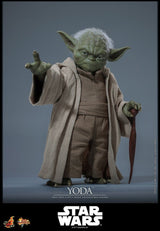 Hot Toys Star Wars: Die Rache der Sith Movie Masterpiece Actionfigur 1/6 Yoda 14 cm