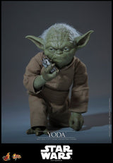 Hot Toys Star Wars: Die Rache der Sith Movie Masterpiece Actionfigur 1/6 Yoda 14 cm